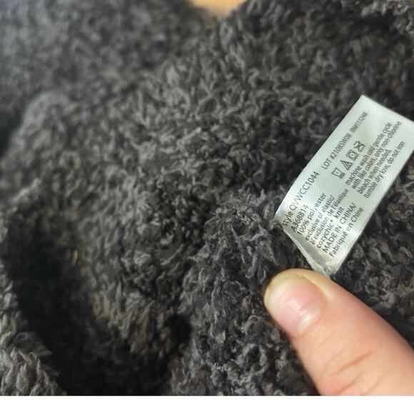 NWT Barefoot Dreams CozyChic Pom Pom Beanie & Scarf Set Espresso Cocoa - Picture 4 of 5